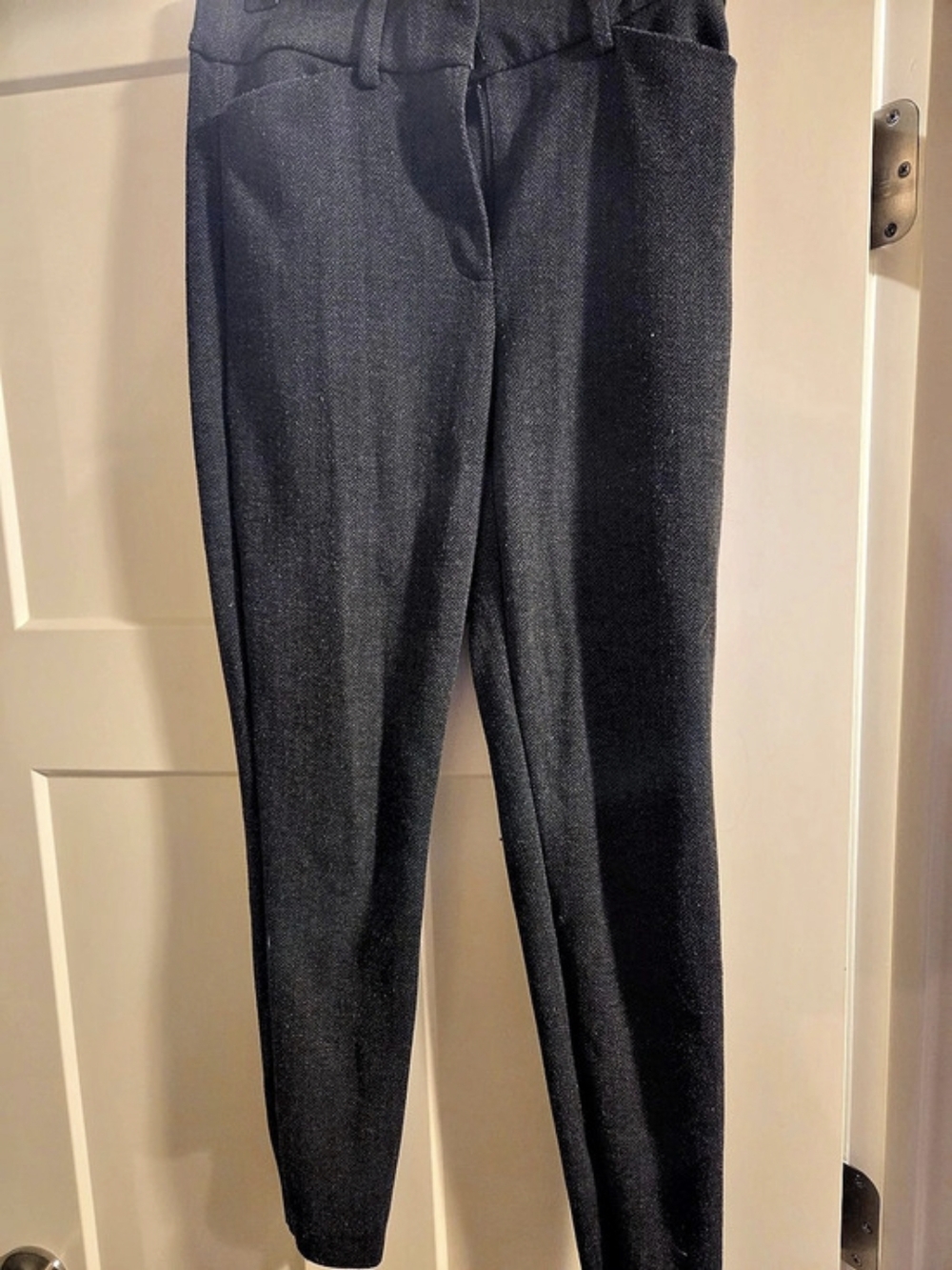 Skinny Pants in Black, Size Small